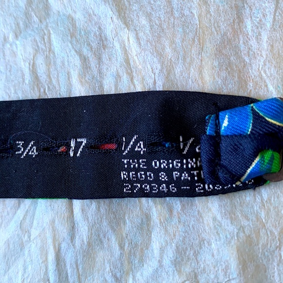 Floral silk Bow tie - Picture 4 of 6